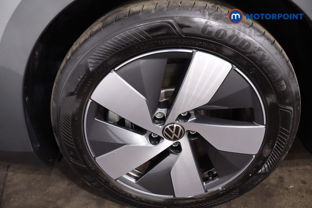 Volkswagen Passat Life Automatic Petrol Plug-In Hybrid Estate - Stock Number (1620872) - 11th supplementary image