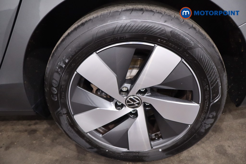 Volkswagen Passat Life Automatic Petrol Plug-In Hybrid Estate - Stock Number (1620872) - 12th supplementary image