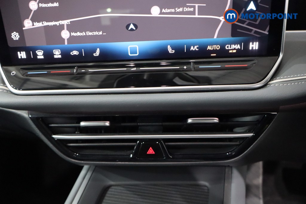 Volkswagen Passat Life Automatic Petrol Plug-In Hybrid Estate - Stock Number (1620872) - 20th supplementary image