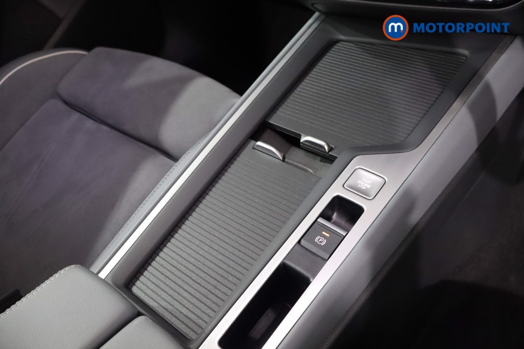 Volkswagen Passat Life Automatic Petrol Plug-In Hybrid Estate - Stock Number (1620872) - 21st supplementary image