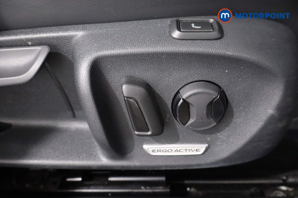 Volkswagen Passat Life Automatic Petrol Plug-In Hybrid Estate - Stock Number (1620872) - 24th supplementary image