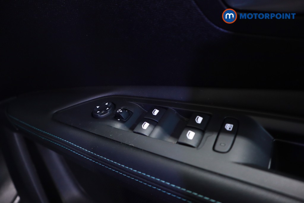 Peugeot 3008 Allure Automatic Petrol Plug-In Hybrid SUV - Stock Number (1621162) - 3rd supplementary image