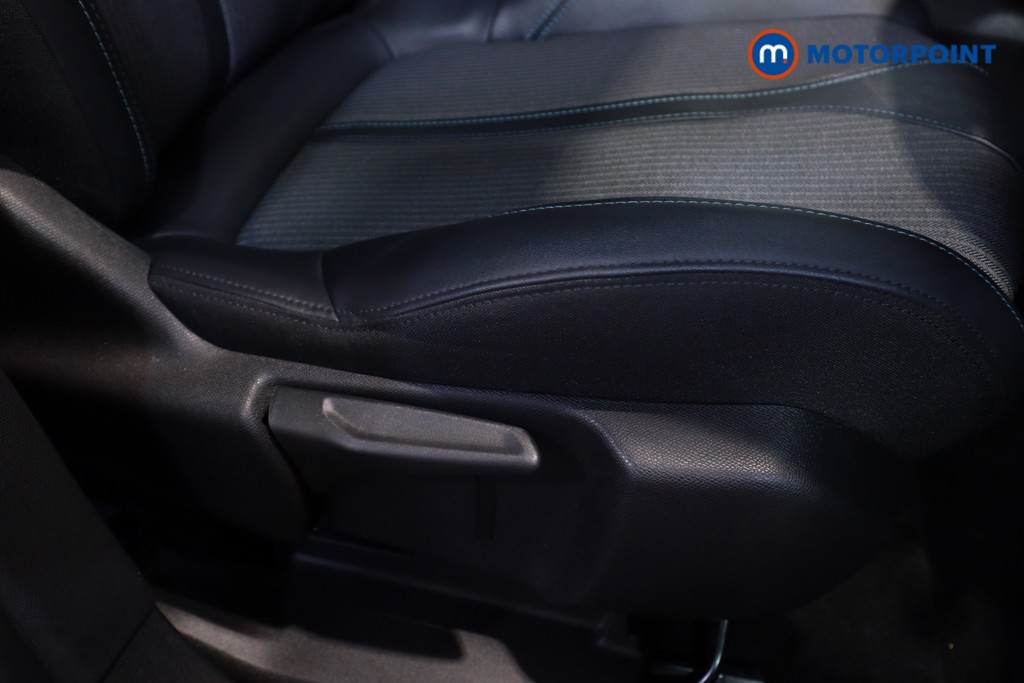 Peugeot 3008 Allure Automatic Petrol Plug-In Hybrid SUV - Stock Number (1621162) - 6th supplementary image