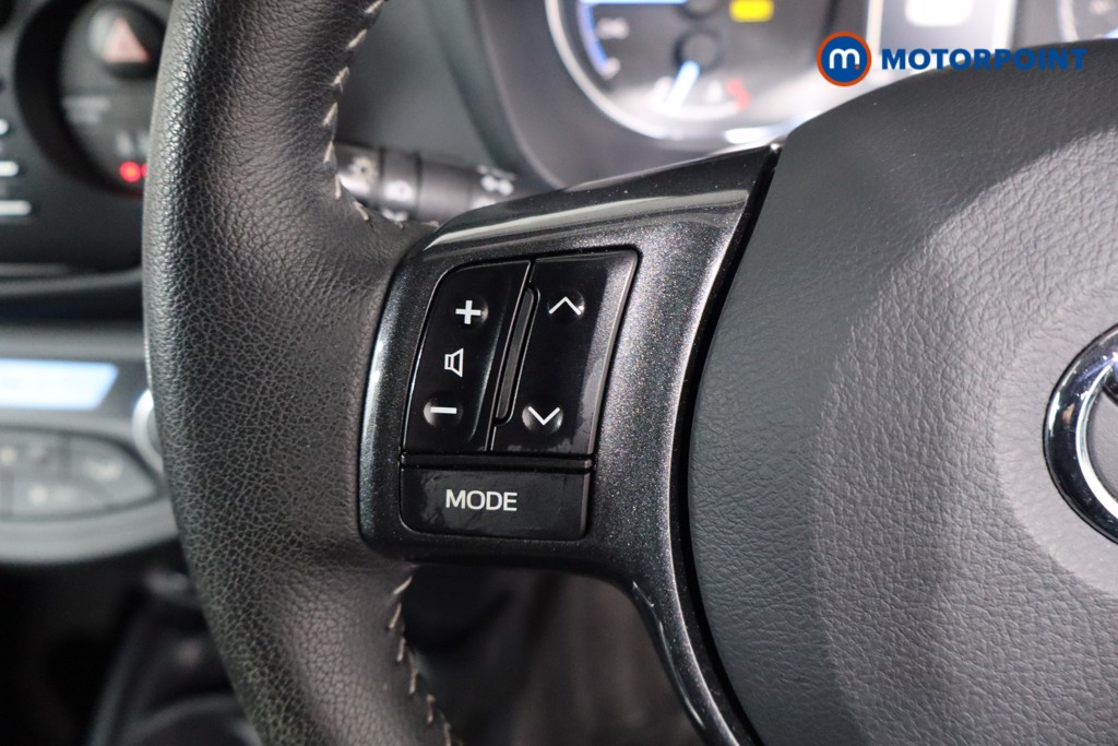Toyota Yaris Y20 Automatic Petrol-Electric Hybrid Hatchback - Stock Number (1622207) - 7th supplementary image