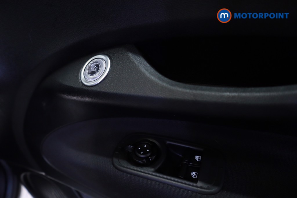 Fiat 500 RED Automatic Electric Hatchback - Stock Number (1622607) - 3rd supplementary image