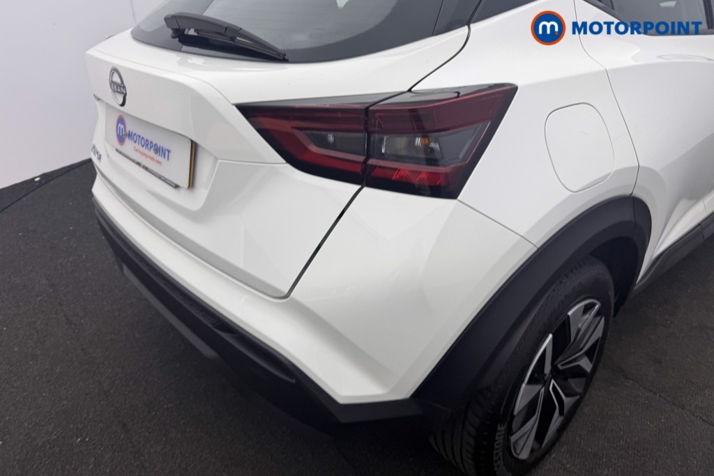 Nissan Juke Acenta Automatic Petrol SUV - Stock Number (1622682) - 5th supplementary image