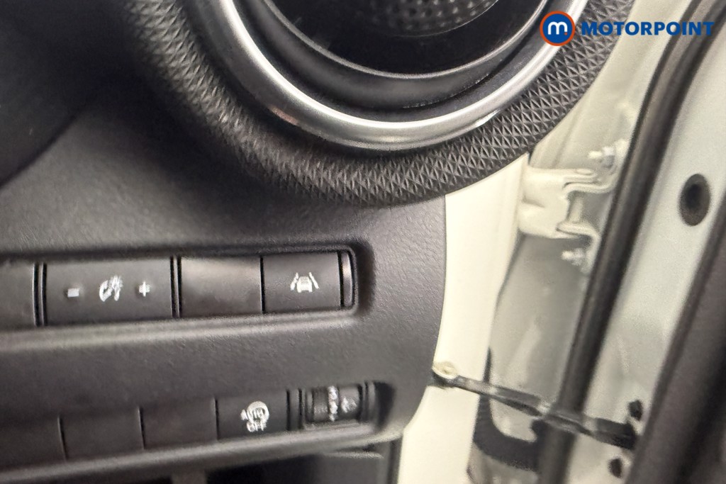 Nissan Juke Acenta Automatic Petrol SUV - Stock Number (1622682) - 12th supplementary image