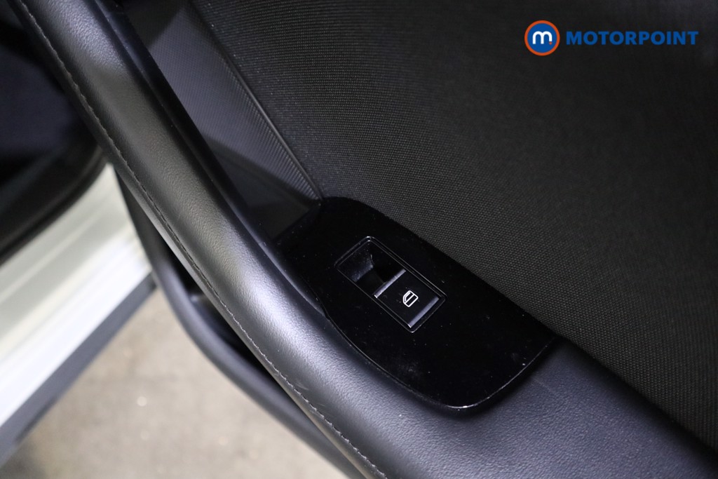 Mazda 3 Exclusive-Line Automatic Petrol Hatchback - Stock Number (1623176) - 19th supplementary image