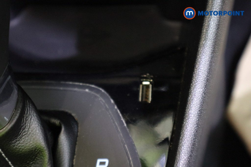 Ford Fiesta Zetec B-Pluso Play Automatic Petrol Hatchback - Stock Number (1623478) - 9th supplementary image