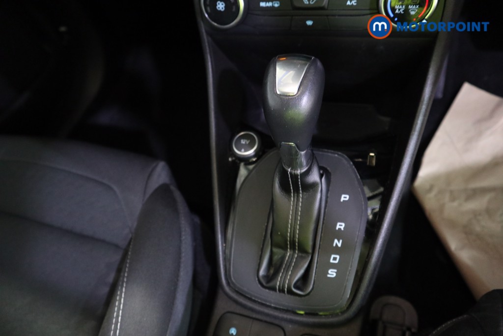 Ford Fiesta Zetec B-Pluso Play Automatic Petrol Hatchback - Stock Number (1623478) - 10th supplementary image