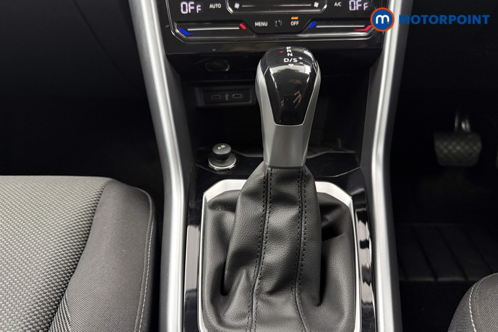 Volkswagen T-Roc Life Automatic Petrol SUV - Stock Number (1625288) - 14th supplementary image