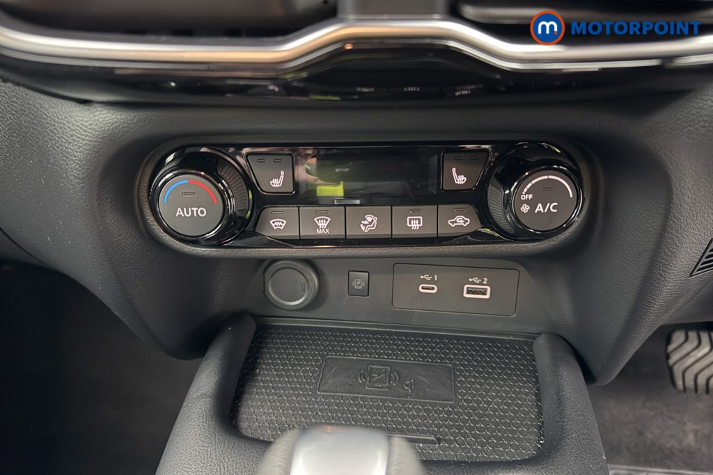 Nissan Juke Tekna Automatic Petrol SUV - Stock Number (1625427) - 9th supplementary image