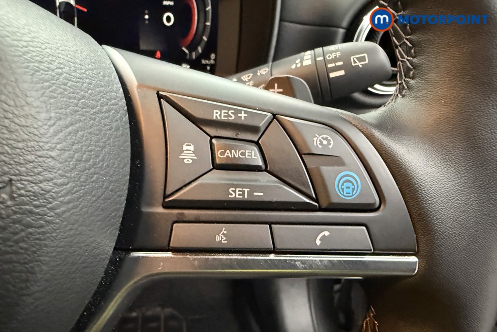 Nissan Juke Tekna Automatic Petrol SUV - Stock Number (1625431) - 5th supplementary image