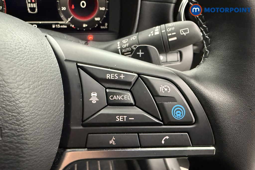 Nissan Juke Tekna Automatic Petrol SUV - Stock Number (1625438) - 4th supplementary image