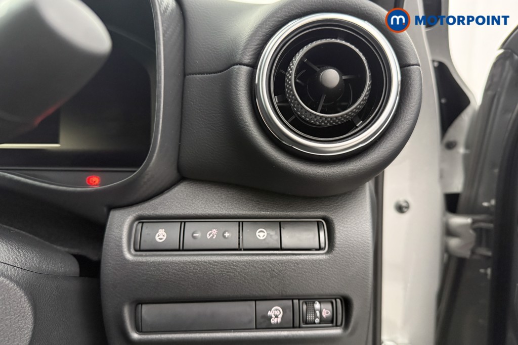 Nissan Juke Tekna Automatic Petrol SUV - Stock Number (1625438) - 15th supplementary image