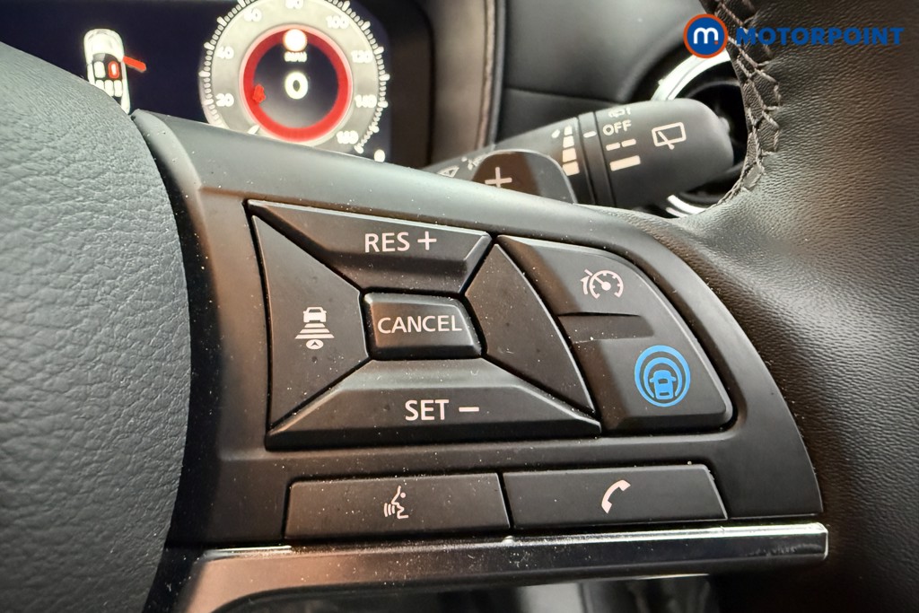 Nissan Juke Tekna Automatic Petrol SUV - Stock Number (1626139) - 5th supplementary image