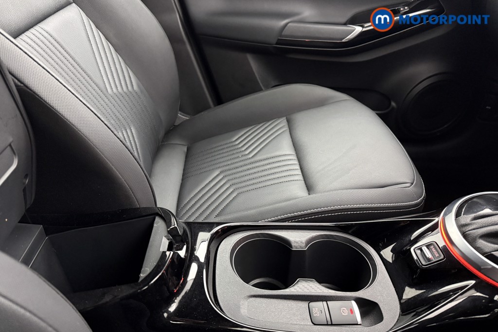 Nissan Juke Tekna Automatic Petrol SUV - Stock Number (1626139) - 13th supplementary image