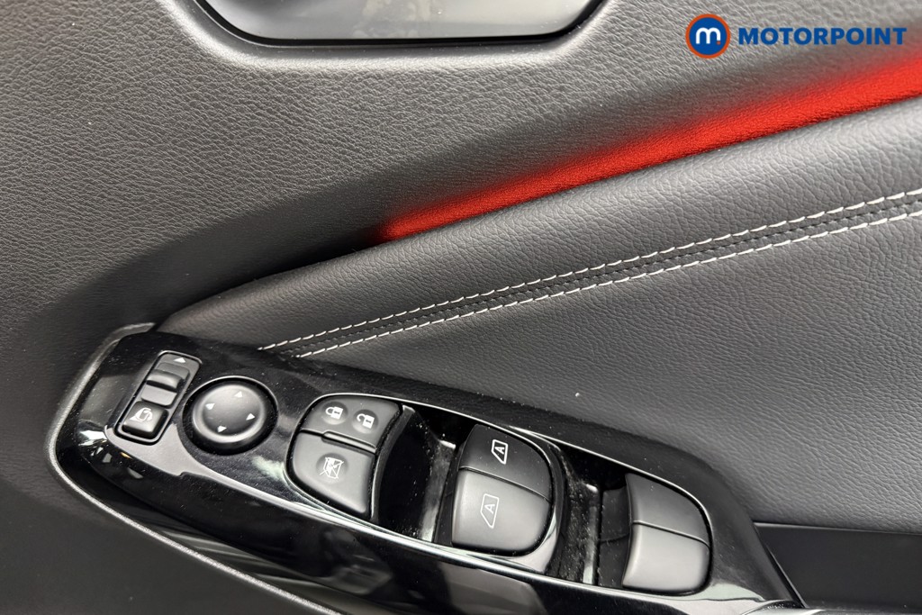 Nissan Juke Tekna Automatic Petrol SUV - Stock Number (1626139) - 17th supplementary image