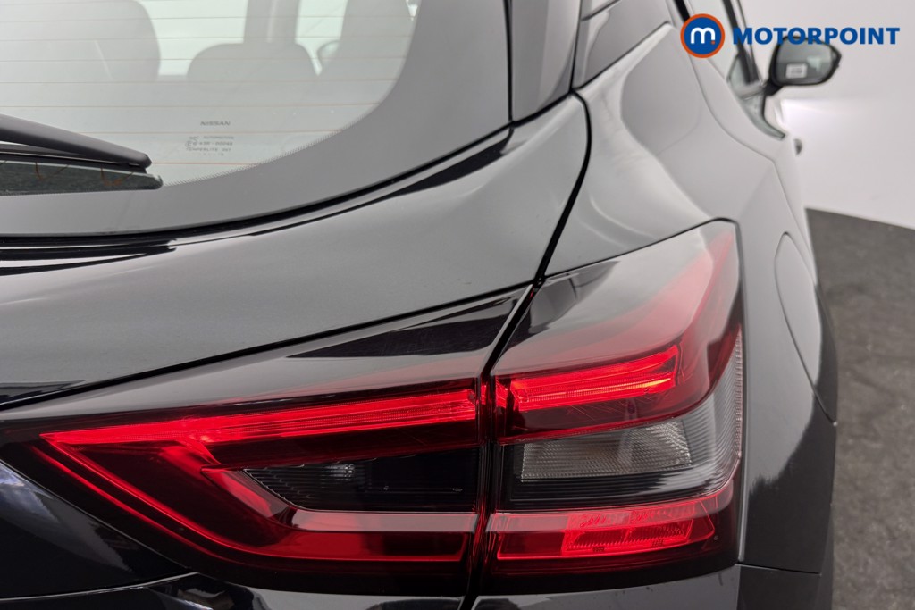 Nissan Juke Acenta Premium Manual Petrol SUV - Stock Number (1626598) - 15th supplementary image