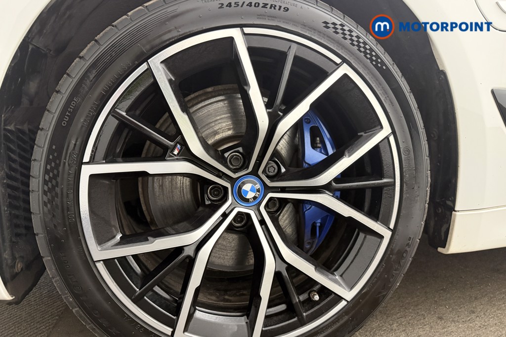 BMW 5 Series M Sport Automatic Petrol Plug-In Hybrid Saloon - Stock Number (1626910) - 12th supplementary image