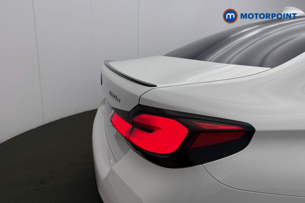 BMW 5 Series M Sport Automatic Petrol Plug-In Hybrid Saloon - Stock Number (1626910) - 29th supplementary image