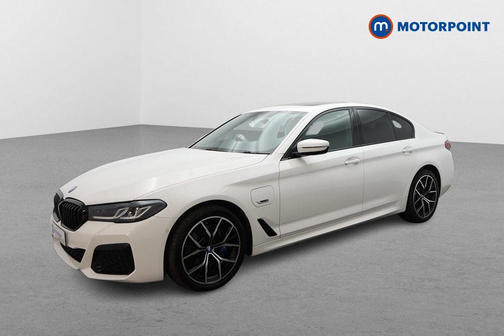 BMW 5 Series M Sport Automatic Petrol Plug-In Hybrid Saloon - Stock Number (1626910) - Passenger side front corner