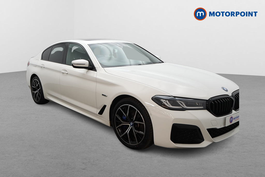 BMW 5 Series M Sport Automatic Petrol Plug-In Hybrid Saloon - Stock Number (1626910) - Drivers side front corner