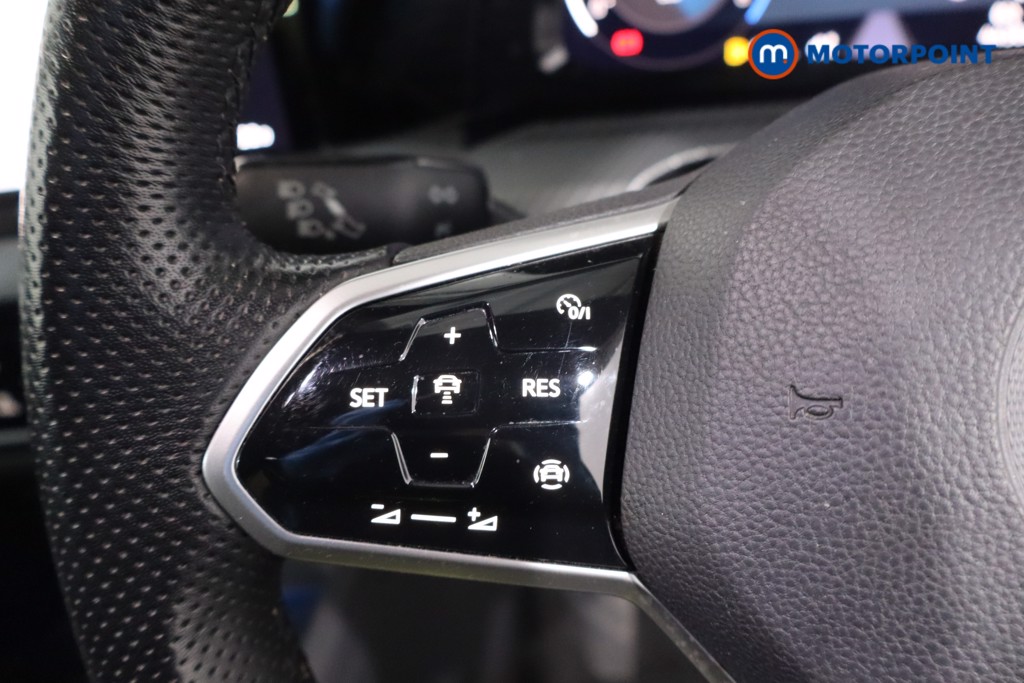 Volkswagen Golf R-Line Manual Petrol Hatchback - Stock Number (1627983) - 7th supplementary image