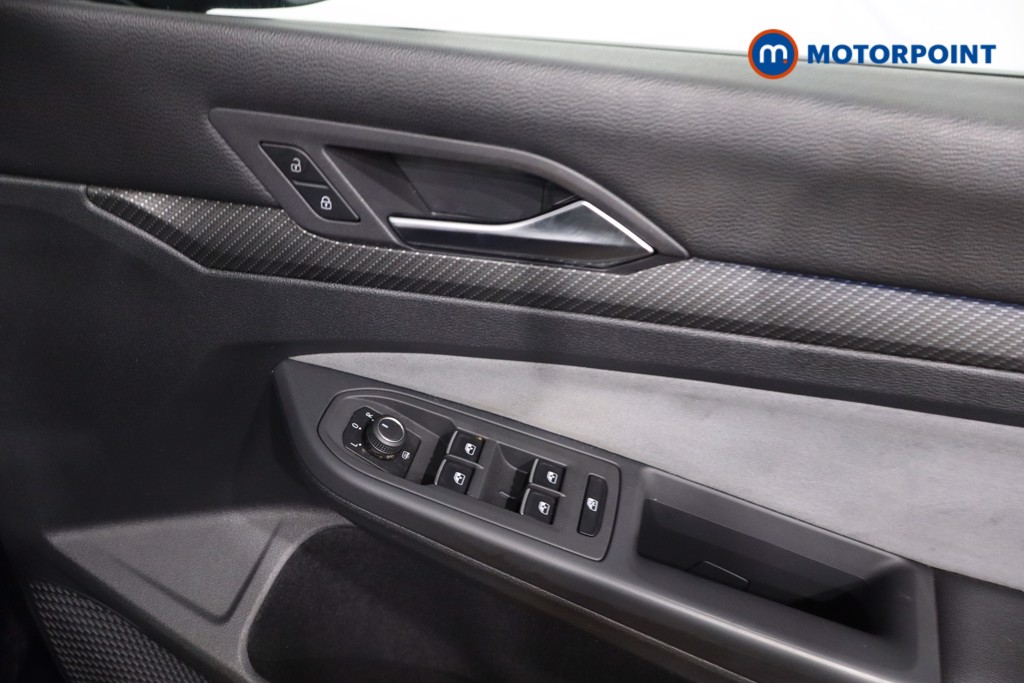 Volkswagen Golf R-Line Manual Petrol Hatchback - Stock Number (1627983) - 24th supplementary image