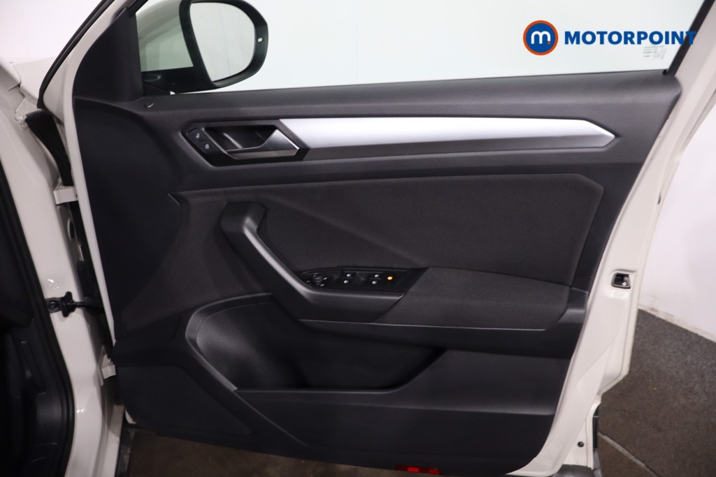 Volkswagen T-Roc Match Manual Petrol SUV - Stock Number (1628526) - 24th supplementary image