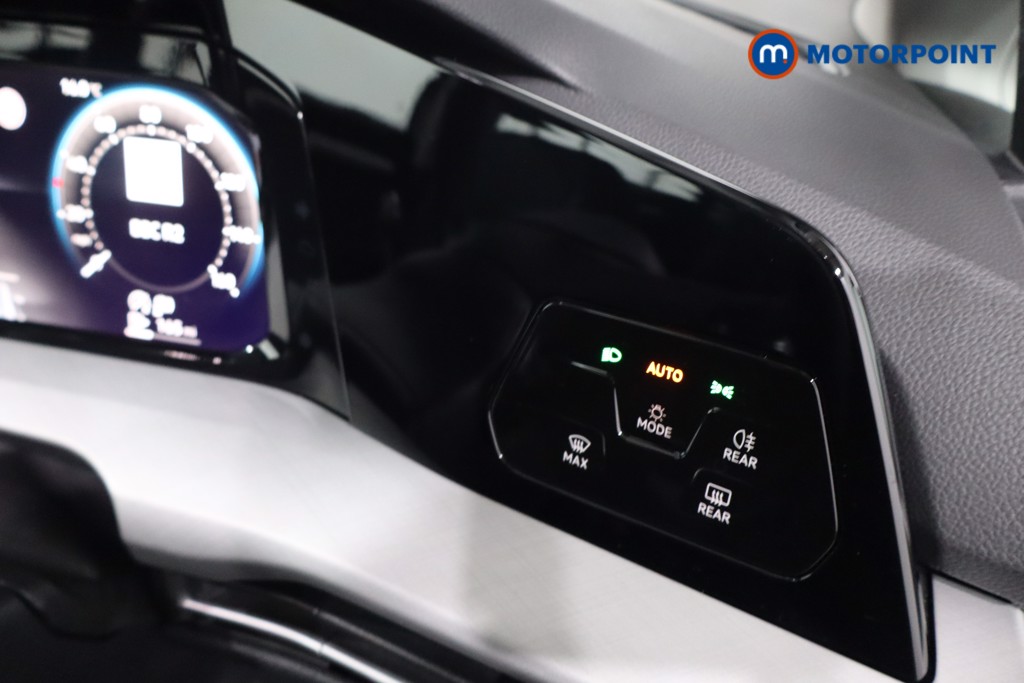 Volkswagen Golf Life Manual Diesel Estate - Stock Number (1628536) - 17th supplementary image