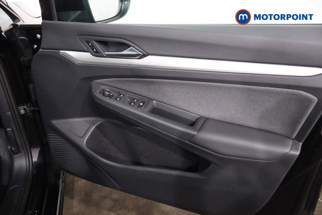 Volkswagen Golf Life Manual Diesel Estate - Stock Number (1628536) - 24th supplementary image