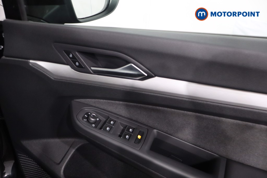 Volkswagen Golf Life Manual Diesel Estate - Stock Number (1628536) - 25th supplementary image