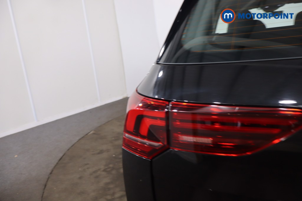 Volkswagen Golf Life Manual Diesel Estate - Stock Number (1628536) - 35th supplementary image