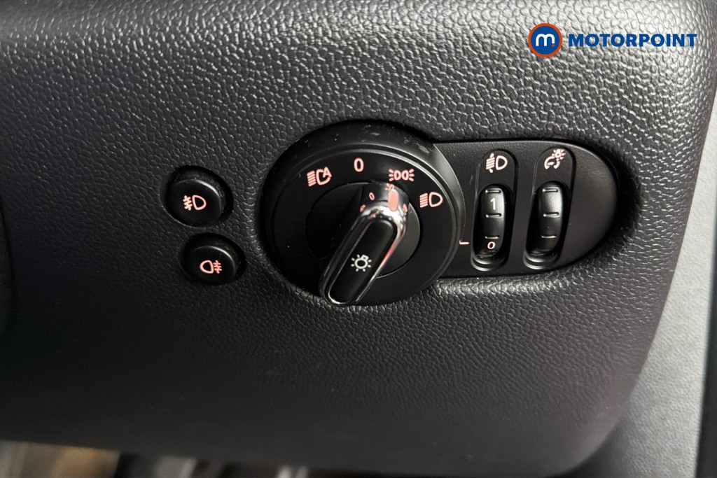 Mini Hatchback Cooper Classic Manual Petrol Hatchback - Stock Number (1612184) - 18th supplementary image