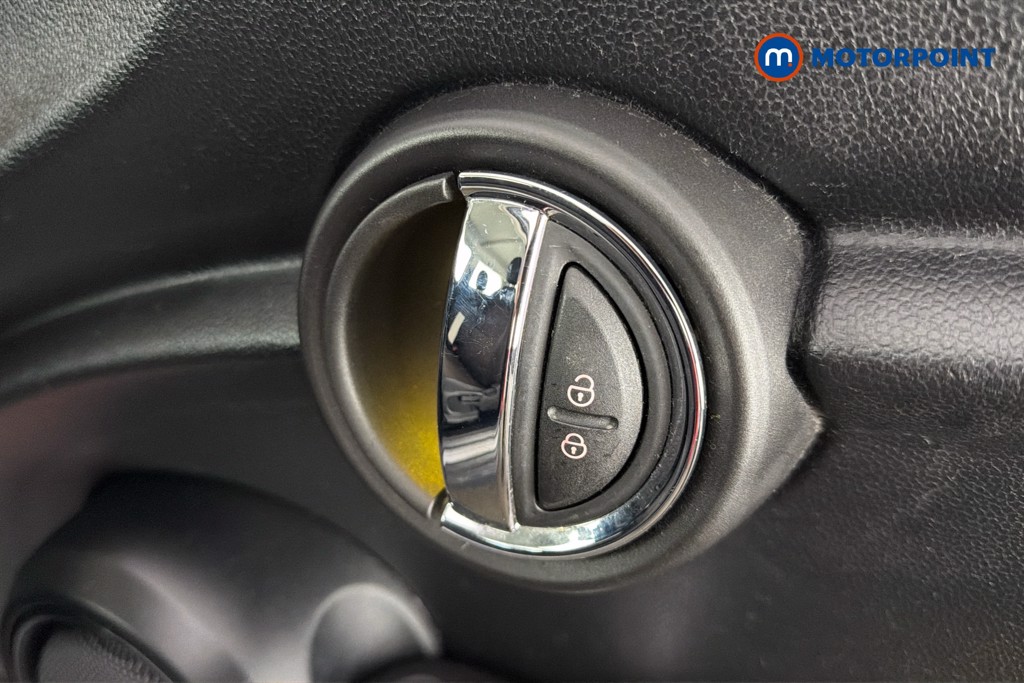 Mini Hatchback Cooper Classic Manual Petrol Hatchback - Stock Number (1612184) - 42nd supplementary image
