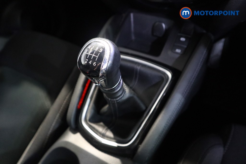 Nissan Qashqai N-Connecta Manual Petrol SUV - Stock Number (1615785) - 9th supplementary image