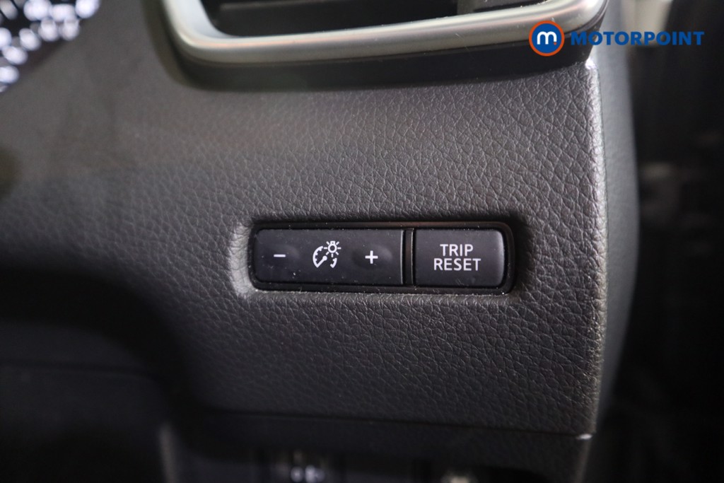 Nissan Qashqai N-Connecta Manual Petrol SUV - Stock Number (1615785) - 11th supplementary image