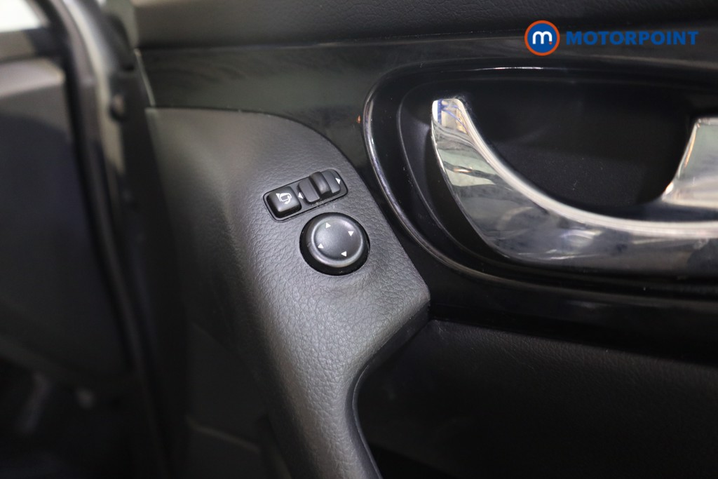Nissan Qashqai N-Connecta Manual Petrol SUV - Stock Number (1615785) - 13th supplementary image