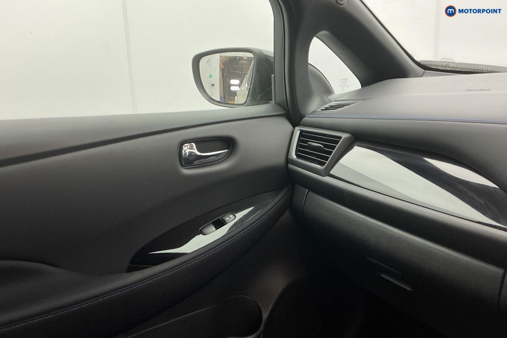Nissan Leaf N-Connecta Automatic Electric Hatchback - Stock Number (1616096) - 20th supplementary image