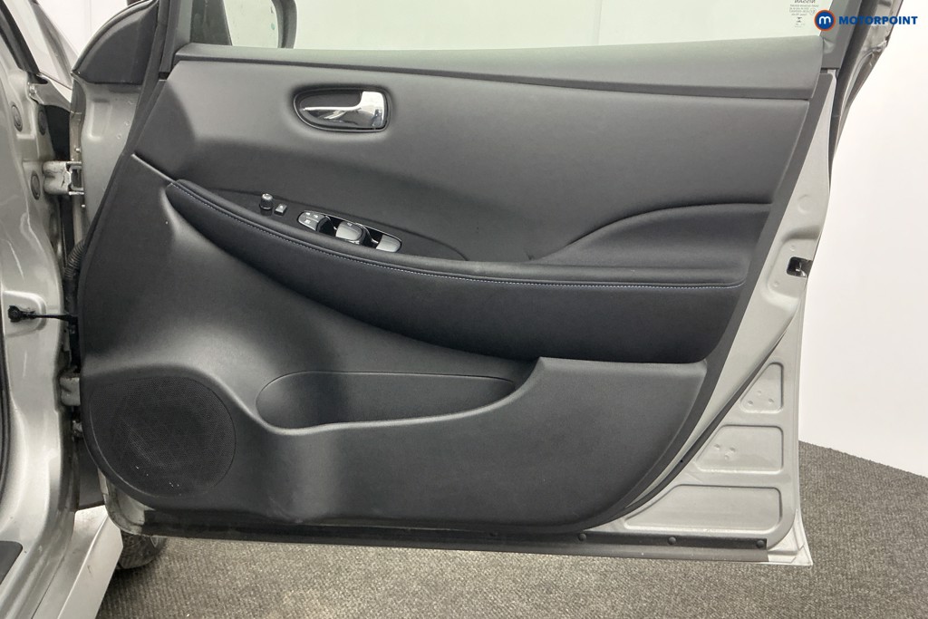 Nissan Leaf N-Connecta Automatic Electric Hatchback - Stock Number (1616096) - 24th supplementary image