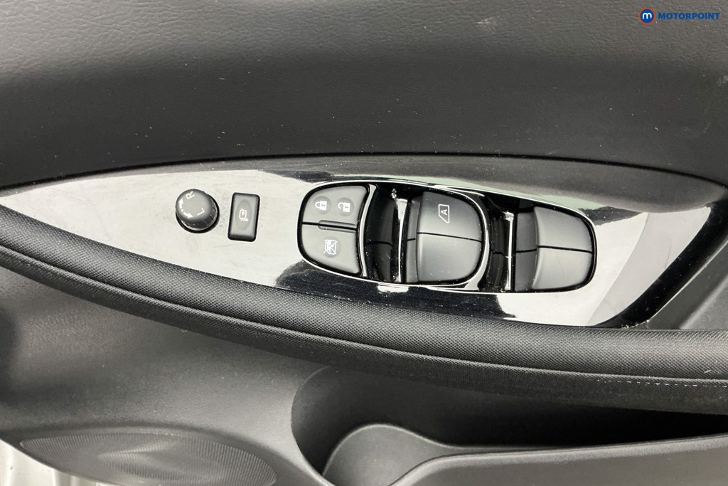 Nissan Leaf N-Connecta Automatic Electric Hatchback - Stock Number (1616096) - 25th supplementary image