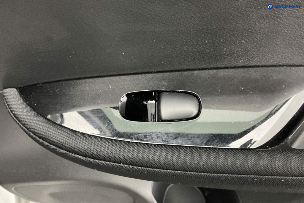 Nissan Leaf N-Connecta Automatic Electric Hatchback - Stock Number (1616096) - 27th supplementary image