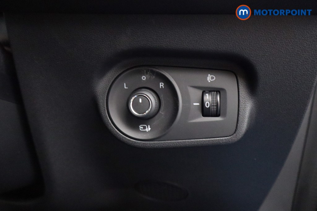 Mg Motor Uk ZS Trophy Automatic Petrol-Electric Hybrid SUV - Stock Number (1617059) - 14th supplementary image