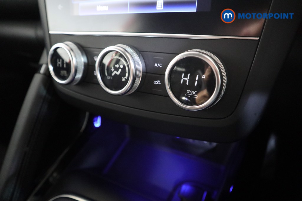 Renault Kadjar Iconic Manual Petrol SUV - Stock Number (1617375) - 8th supplementary image