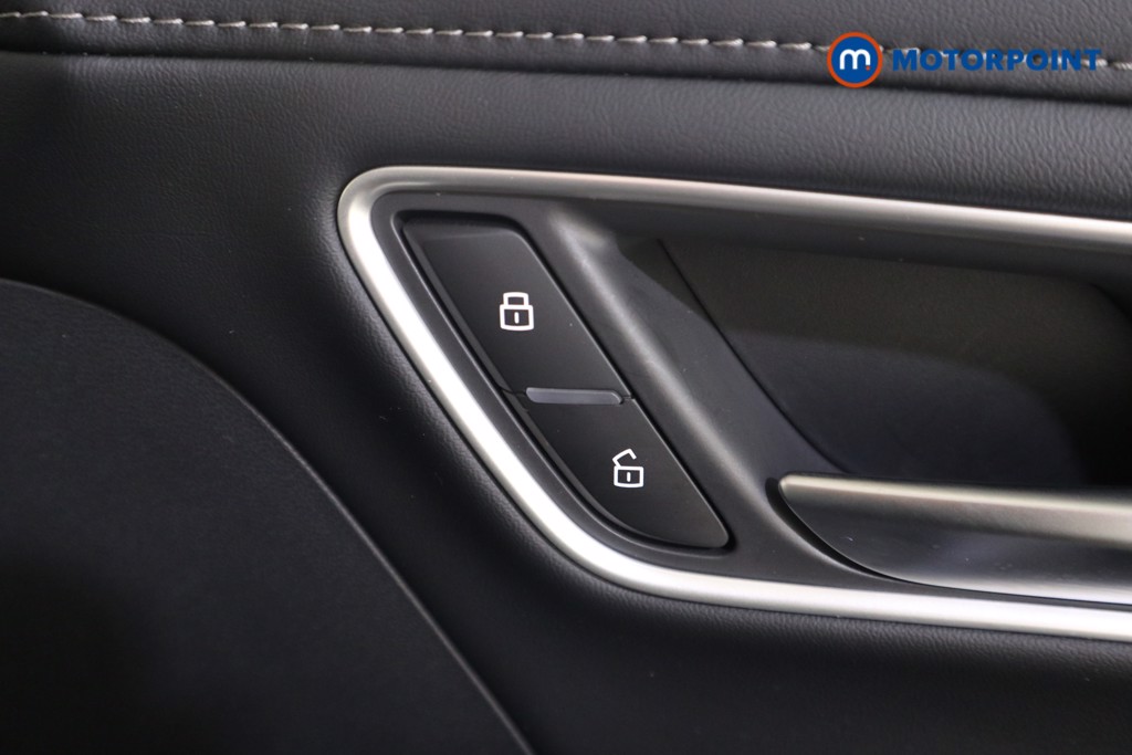 Mg Motor Uk ZS Trophy Automatic Petrol-Electric Hybrid SUV - Stock Number (1618150) - 13th supplementary image