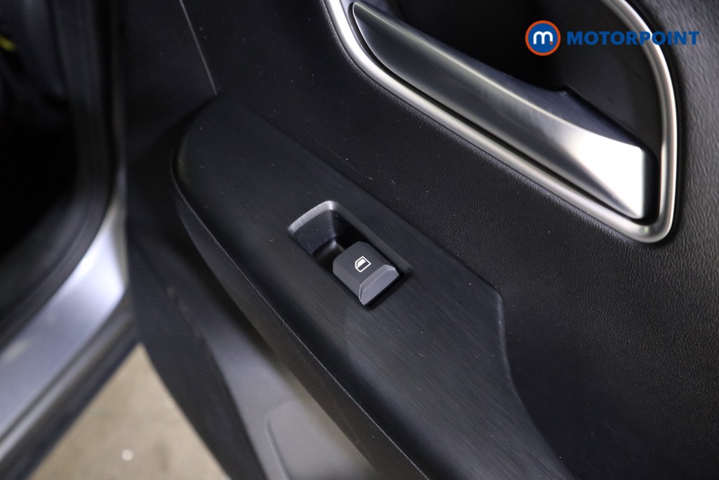 Mg Motor Uk ZS Trophy Automatic Petrol-Electric Hybrid SUV - Stock Number (1618150) - 20th supplementary image