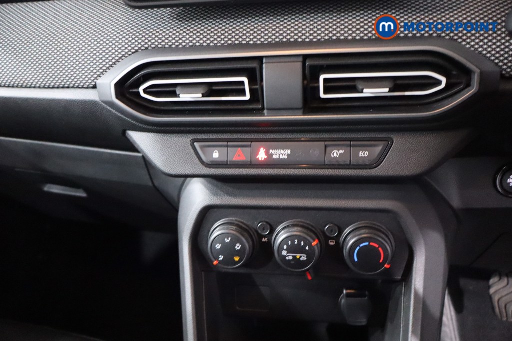 Dacia Sandero Expression Manual Petrol Hatchback - Stock Number (1618889) - 19th supplementary image