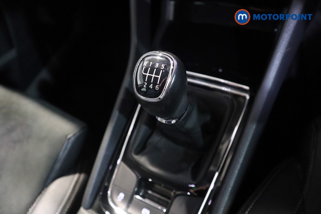 Skoda Karoq Se L Manual Petrol SUV - Stock Number (1619257) - 9th supplementary image