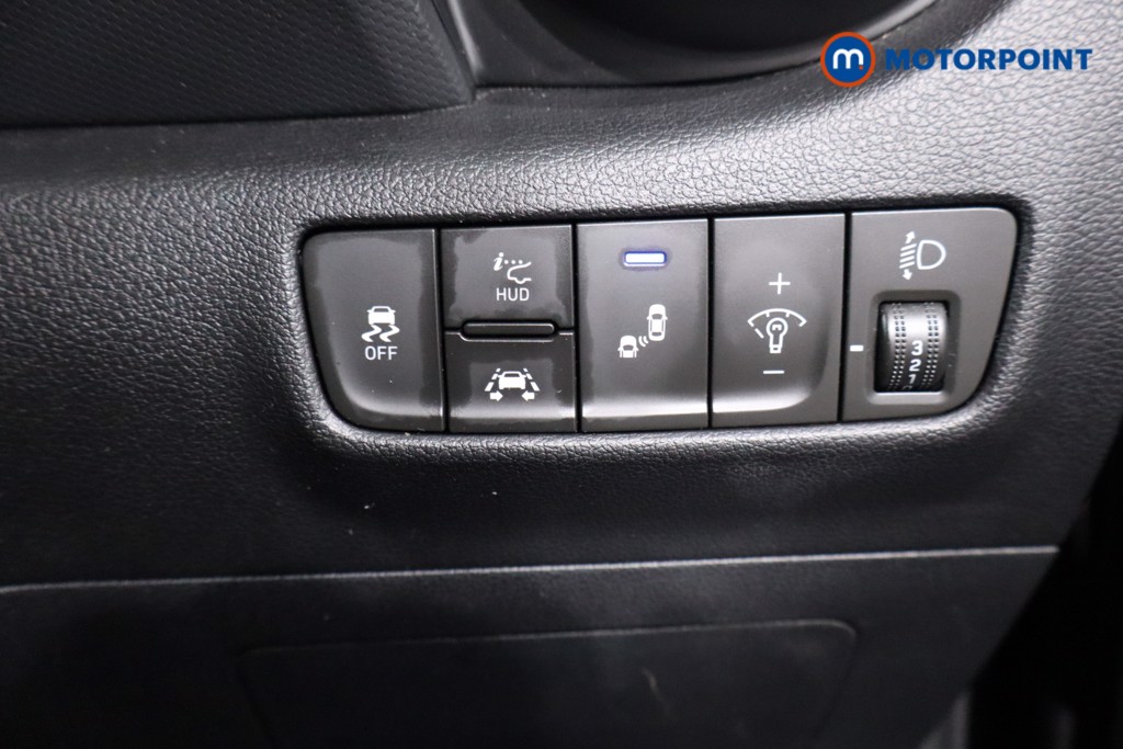 Hyundai Kona Premium Se Manual Petrol SUV - Stock Number (1620302) - 17th supplementary image